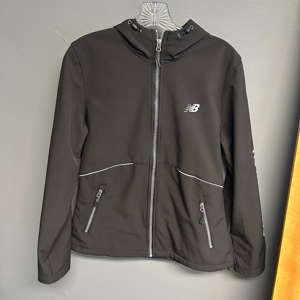 New Balance Black Softshell Jacket Womens Medium Zip Up Springβ Athletic Coat